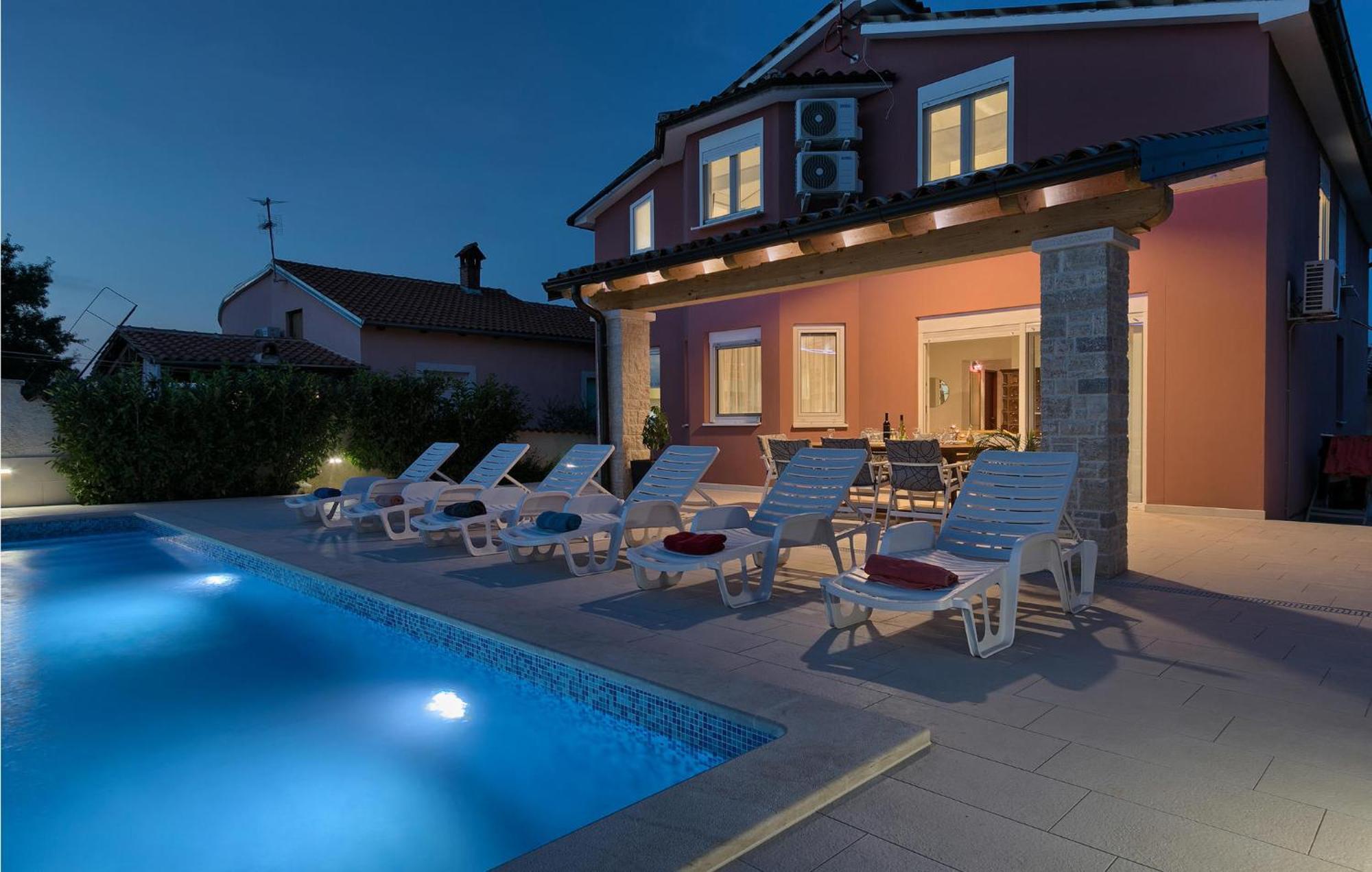 Cozy Home In Stinjan With Outdoor Swimming Pool Dış mekan fotoğraf