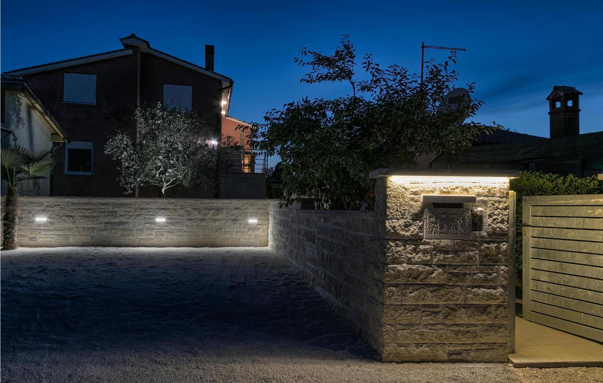 Cozy Home In Stinjan With Outdoor Swimming Pool Dış mekan fotoğraf